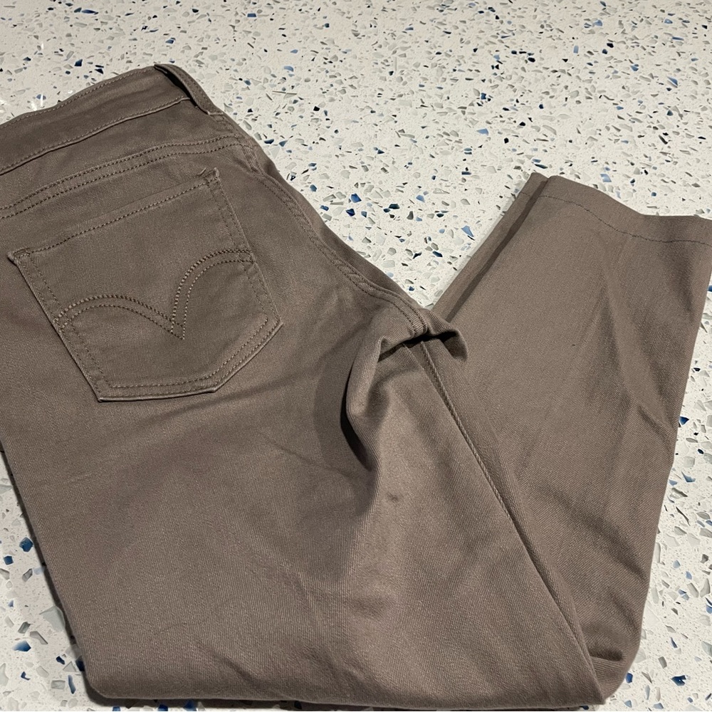 Levis tan brownish skinny leg cropped juniors jeans 9S/29